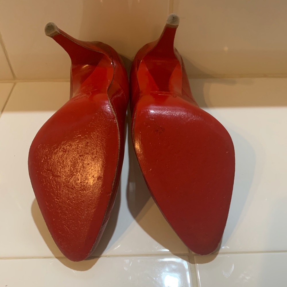 Christian Louboutin heels....Cute! Cute! Cute! - Picture 3 of 7